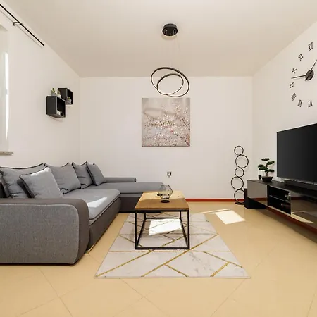 Ines With Sea View Jadranovo