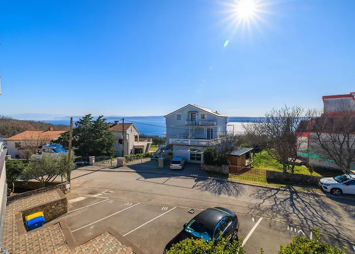Ines With Sea View Apartman