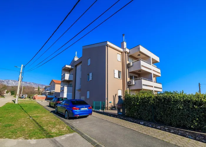 Ines With Sea View Apartman