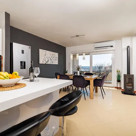 Apartment Ines With Sea View *