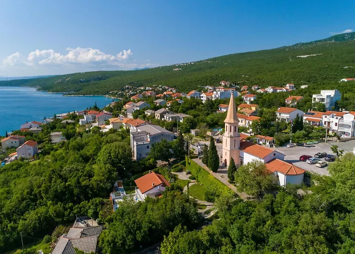 Ines With Sea View Apartament